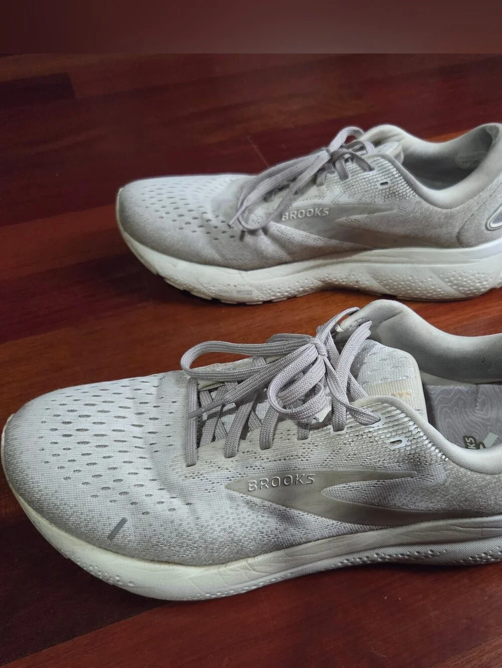 Brooks Ghost X Saturdays NYC, Women's 12 running shoes, Pristine/Gray/White